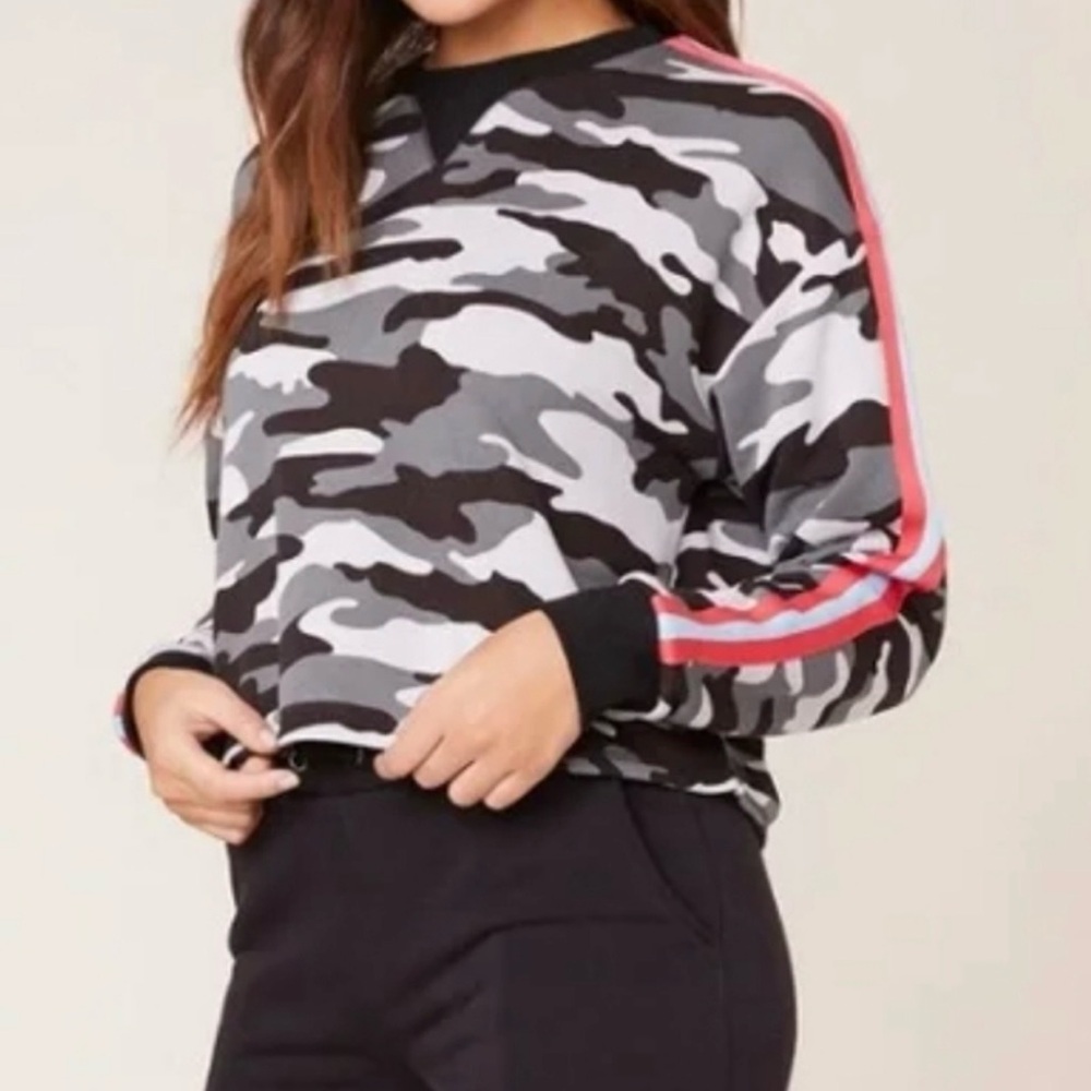 New Off Duty by Anthropologie Crop Black & White Camouflage Sweatshirt Size S